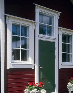 Jak malować drewniane drzwi i okna